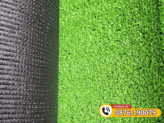 Mặt trên của cỏ tương tự như cỏ 1cm đế thường