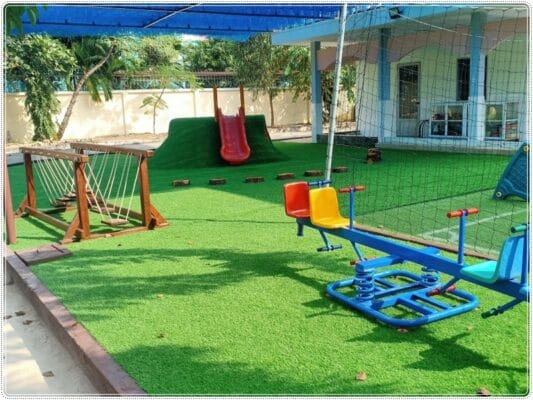 Thảm cỏ nhân tạo trường mầm non ngoài trời