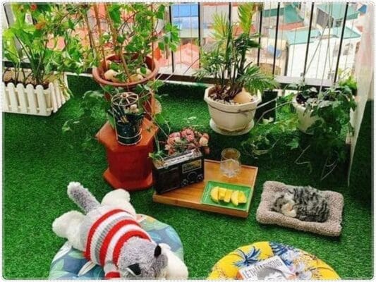 Không gian vui chơi, sạch sẽ trên hành lang/ban công