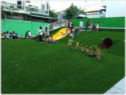 Thi công sân chơi trong khu vui chơi trường mầm non