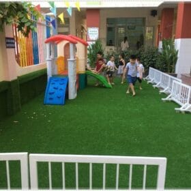 Cỏ nhân tạo thi công trường mần non