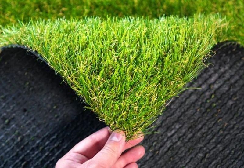 Vật liệu chế tạo nên sợi cỏ nhân tạo và mặt đế