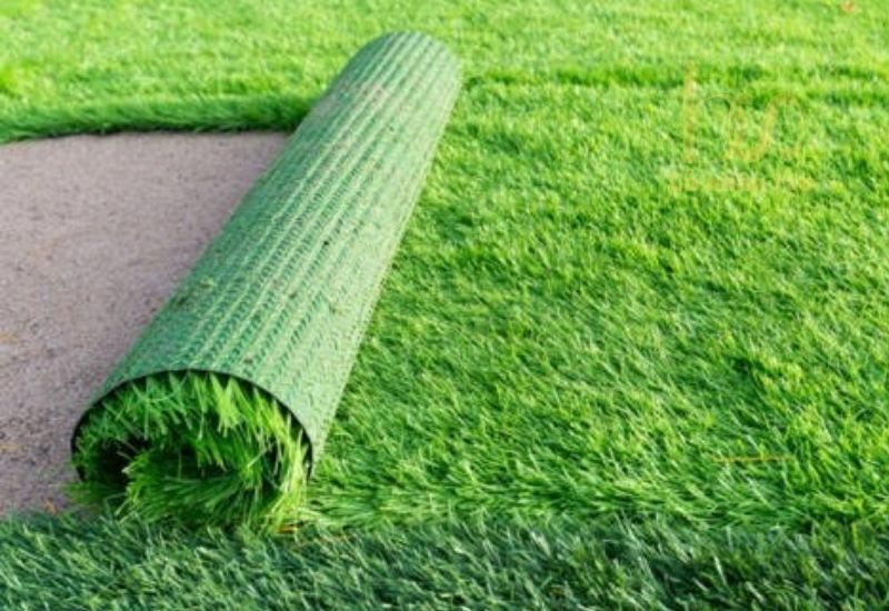 Trải cỏ nhân tạo sân vườn