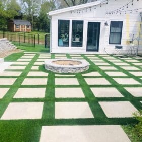 Lót sân vườn tạo không gian đẹp