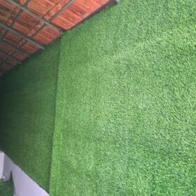 Thảm cỏ ốp tường sạch sẽ, cách âm