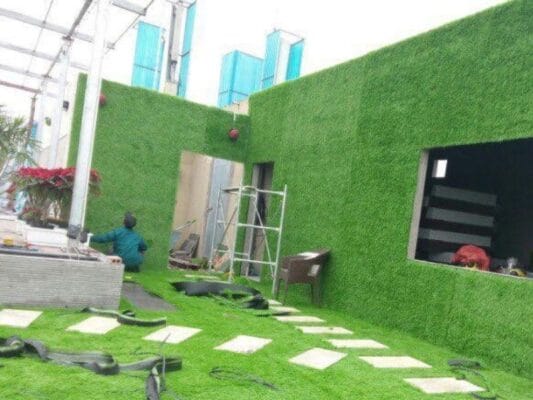 Thảm cỏ nhân tạo dễ dàng thi công