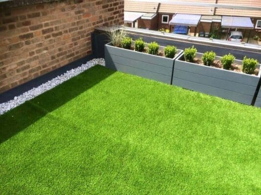 Cỏ nhân tạo trang trí sân vườn sân thượng