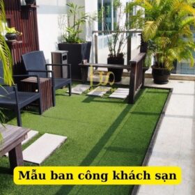 Cỏ nhân tạo trang trí ban công