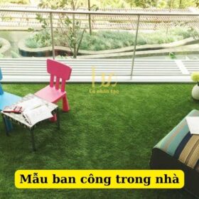 Cỏ nhân tạo làm ban công trong nhà