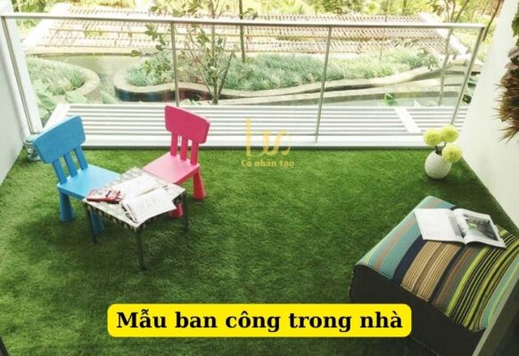 Cỏ nhân tạo làm ban công trong nhà