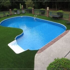 Chống trơn trượt cho hồ bơi