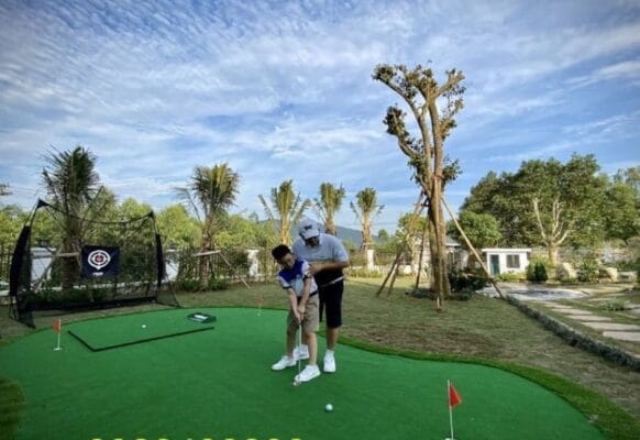 Thảm cỏ nhân tạo làm sân golf