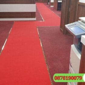 Thảm nỉ đỏ trải sàn