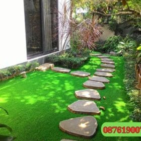 Thi công sân vườn cỏ nhân tạo độ bền cao, đẹp