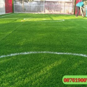 Cỏ nhân tạo làm sân chơi trường học