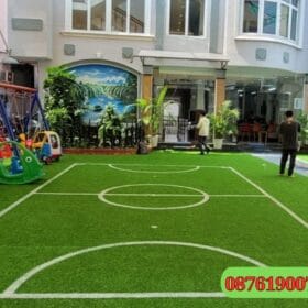 Đầu tư sân bóng đá cỏ nhân tạo cho trẻ
