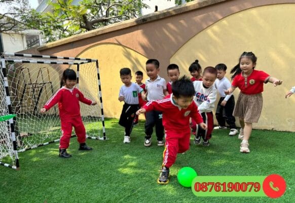 Thảm cỏ nhân tạo làm sân bóng đá cho trẻ