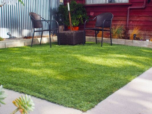 Cỏ nhân tạo làm khuôn viên sân vườn đẹp