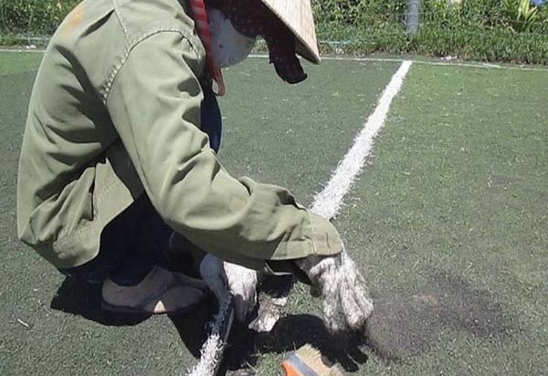 Xử lý, bảo dưỡng đúng cách cho sân bóng đá