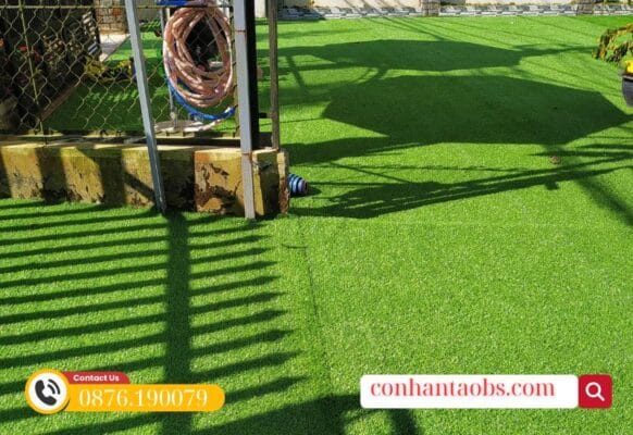 Trải sân chơi ngoài trời, đẹp mắt, xanh tươi